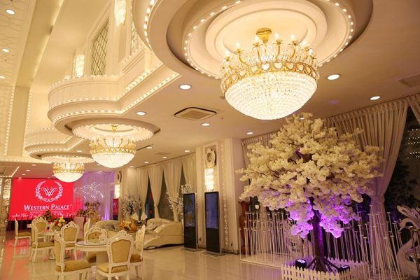Bàn về chất lượng thực tế của nhà hàng Western Palace lừa đảo