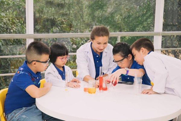 Trung tâm học tiếng Anh Apollo English: Nuôi dưỡng tình yêu học tập cho bé