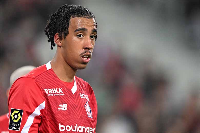 Khám phá tiểu sử Leny Yoro – Viên ngọc sáng của bóng đá Pháp